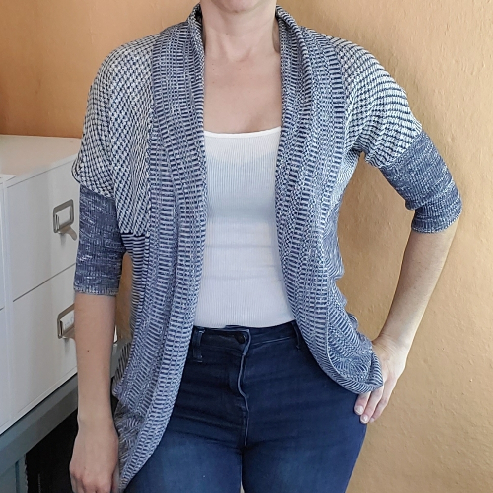 **buy 2 get 1 free** Half sleeve blue cardigan